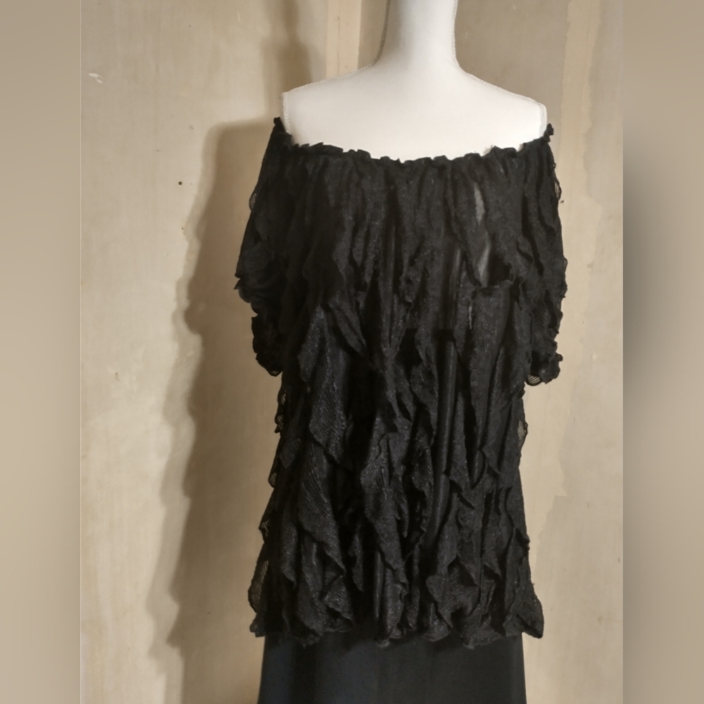 Once Again Black Ruffled Top - Picture 6 of 10